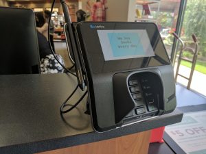 Terminal de pago en tienda: cruzar visitas con ventas para medir conversión